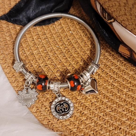 Charm Bracelet with Glass Beads and Hearts New - Picture 7 of 7